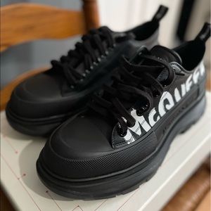 Alexander McQueen Graffiti-logo Tread Slick